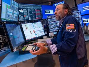 随着财报季的临近,小盘和中盘工业股逐渐成为市场热点。本文详细分析了华尔街看好的13只潜力股,探讨它们的投资价值及未来成长空间,助力投资者把握市场机遇。
