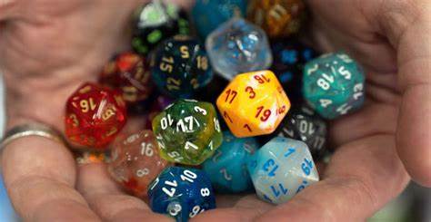 许多人对退休生活抱有美好憧憬,却忽视了隐藏在安逸背后的财务风险。养老金收入与实际开销的差距可能导致退休生活的巨大压力,尤其是医疗费用和日常支出不断攀升,本文深入探讨退休财务规划的误区与应对之道。
