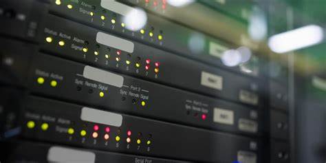 随着人工智能技术不断突破创新,全球科技行业迎来了前所未有的发展机遇。甲骨文公司的显著表现成为人工智能浪潮的典型代表,揭示了企业如何利用AI驱动变革,实现业务升级和竞争力提升。本文深入探讨人工智能的最新趋势及其对各行各业的深远影响。
