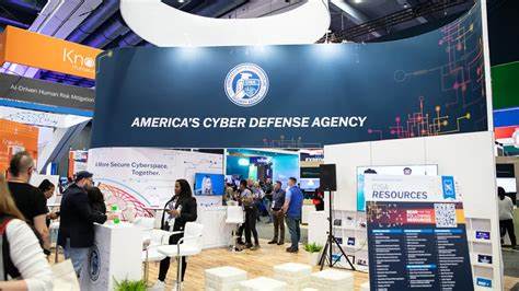 随着美国联邦网络安全机构结束与互联网安全中心的资助合作,州与地方政府面临情报共享中断、选举安全风险上升和资源分配压力。本文分析事件背景、潜在影响及可行应对策略,帮助地方决策者与从业人员掌握下一步要点。
