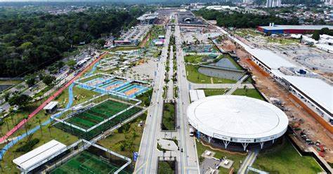 探讨在巴西举行的COP30如何将气候正义与奴隶制、殖民掠夺等历史罪行的赔偿诉求结合,分析现实挑战、政策路径与可行机制,提出面向原住民、非裔后裔与全球南方的具体建议,以推动公平的气候治理与修复性正义。
