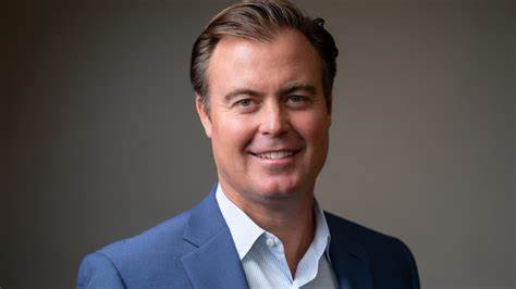 从700亿美元平台到十倍增长愿景:解析RFG Advisory任命Ed Swenson为总裁的深远意义
