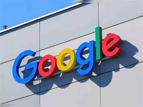 谷歌作为全球数字广告领域的领军企业,正面临美国政府发起的新一轮反垄断诉讼。此次案件重点聚焦谷歌在数字广告市场上的垄断行为及其对竞争环境和行业创新的影响。随着司法部推进拆分谷歌广告技术业务的诉求,相关判决不仅将重塑广告生态格局,更可能成为全球科技反垄断的重要标杆。
