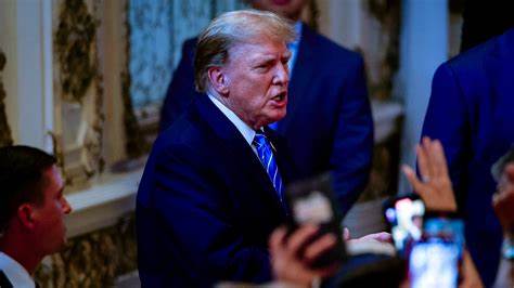 探讨华尔街为何在目前并不普遍预期政府债券危机的情况下仍频繁讨论此类风险,解析法国与英国的财政脆弱性、美债的相对安全地位、可能触发危机的机制与传染路径,以及投资者与政策制定者应关注的关键指标与应对策略
