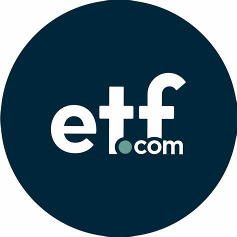 深入分析最新标普500指数ETF资金流动趋势,探讨SPY、VOO领跑资金净流入,而IVV则出现显著资金净流出的市场原因及其对投资者的影响。全面解读ETF市场动态和投资策略。
