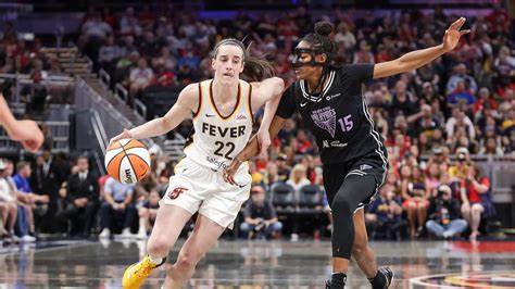 全面回顾2025赛季WNBA赛场上的激烈对决,详细分析各支球队表现与球员贡献,展望联盟未来发展趋势。涵盖重要比赛结果、明星球员数据及赛季亮点。
