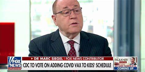 深入剖析美国CDC疫苗委员会近期会议中围绕新冠疫苗接种权限的争议与决议,探讨医疗专家与公众之间的分歧,及其对未来疫苗政策和公共健康的影响。
