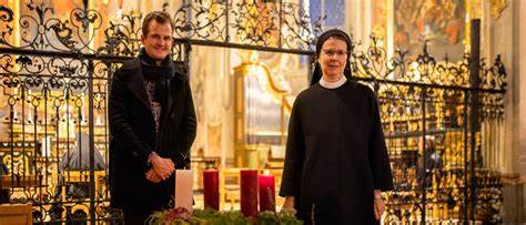 深入介绍瑞士天主教媒体中心 Katholisches Medienzentrum(kath.ch)的历史背景、组织架构、主要职能与服务内容,解析其在教会传播、媒体教育与公共对话中的角色与实践,帮助媒体从业者、神职人员与关心宗教传播的公众更好理解并利用这一平台。
