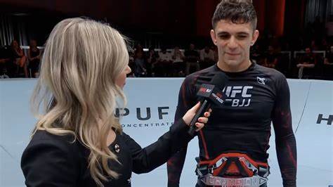 UFC BJJ赛事宣布延期穆苏梅奇与察鲁克扬的对决,这一消息引发了广泛关注。本文将深入分析赛事延期的原因、双方选手的实力对比以及对BJJ格斗圈的影响,为格斗爱好者提供全面解读。
