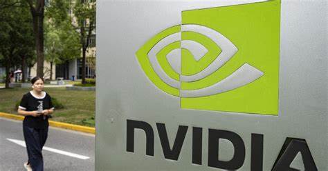 美国银行重申对英伟达(NVIDIA)的买入评级并将目标价维持在235美元,本文从分析师观点、公司战略、AI生态链影响、估值判断与风险提示等角度拆解其投资逻辑,帮助投资者理清英伟达在人工智能浪潮中的定位与决策要点。
