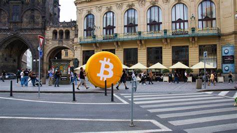 围绕比特币创纪录的160亿美元期权到期事件,从交易结构、市场情绪到宏观因素解析可能触发的V型反弹路径与风险要点,帮助投资者理解衍生品到期对价格波动的影响并制定应对策略。
