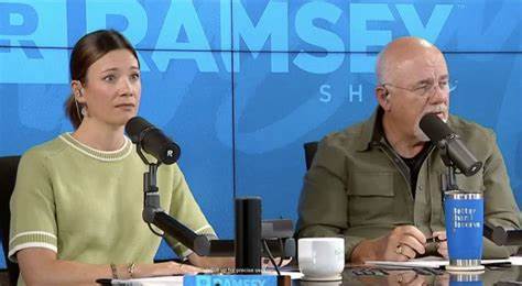 面对家庭财务困境,理财专家戴夫·拉姆齐向一位加州母亲提出了严厉而深刻的建议,揭示了帮助亲人时可能产生的负面影响,并提供了切实可行的解决方案。了解如何避免财务"恩惠"变成"诅咒",以及如何引导家人走出财务泥潭。
