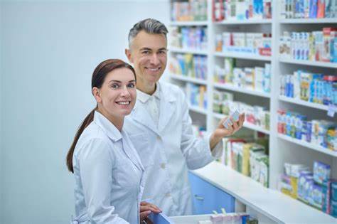 药剂学商务助理(PKA)在药房日常运营中扮演着重要角色,负责商品管理、采购以及仓储等关键任务。他们的职业培训和职场发展路径多样,为医疗健康体系提供坚实支持。本文深入探讨PKA的职责、培训体系及职业前景,助力有志者全面认识这一专业岗位。
