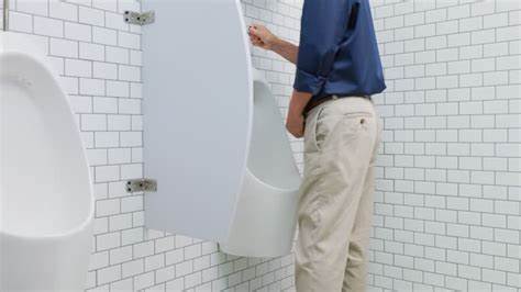 深入解析尿尿视频在成人内容平台上的表现形式、受众群体及其背后的文化意义,同时探讨用户行为和平台管理的趋势。
