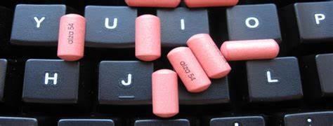 随着智能编程助手在软件开发中的普及,越来越多的开发者开始探讨是否应继续使用Copilot,还是转向其他工具以优化编程体验和提升工作效率。本文深入分析了Copilot的优势与不足,并介绍了当前市场上值得关注的替代方案,帮助开发者做出更明智的选择。
