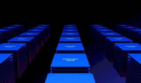 美光科技凭借其在高性能内存领域的卓越表现,尤其是在高带宽内存(HBM)产品上的突破性进展,成为当前数据中心和人工智能领域的关键内存供应商。其2025财年业绩强劲,实现收入和盈利的双重飞跃,展望未来,持续的资本投入和技术创新提升了其在全球内存市场的竞争力和市场份额。
