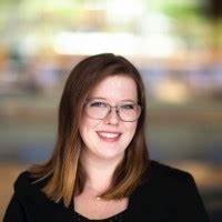 解析 Emma Amory:Promeom 的职业心理学家与职场变革推动者
