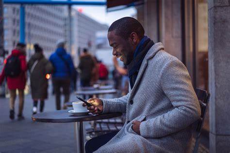 Smartphone Sales Growth Hit by Tariff ‘Whirlwind of Uncertainty’