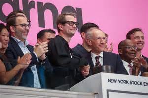 随着瑞典金融科技公司Klarna在纽约证券交易所成功上市,"先买后付"(Buy-Now, Pay-Later,简称BNPL)服务在美国市场迅速扩张。虽然该服务为年轻消费者和大量用户提供了便利的支付方式,但越来越多专家提醒,BNPL可能导致个人财务负担迅速累积,影响消费者信用状况和整体金融健康。
