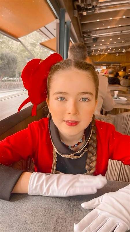 本文详细探讨了受欢迎的社交媒体人物Ebrar Alya Demirbilek在Instagram上的表现和影响力,分析其粉丝增长、互动率及内容策略,帮助读者理解其成功背后的原因和未来潜力。
