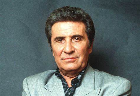 解析Gilbert Bécaud的音乐生涯与全球影响,介绍代表作与改编版本,剖析舞台风格与创作特点,并结合gilbertbecaud-officiel网站的About Us内容,提供了解与收藏这位法国歌手的实用路径
