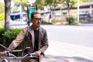 随着AI技术的崛起,传统的办公室文化正面临前所未有的挑战。一位Gen X科技创业者向主张回归办公室的CEO们发出警告:这种做法显示出对AI未来的忽视,远不能助力企业实现真正的数字化转型和创新。
