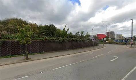 介绍西班牙语音节划分的基本规则,针对英文地址 3 Abbey Road, Park Royal, Harlesden, London, NW10 7XF, England, United Kingdom 给出逐项分析,并提供面向多语环境的实用建议和 SEO 优化思路
