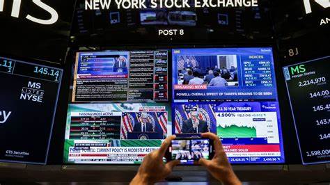 随着美联储即将发布利率决议,全球股市普遍走高,投资者普遍预期降息将为经济注入活力,推动股市持续攀升。市场对未来货币政策调整的高度关注,成为当前金融市场的焦点。
