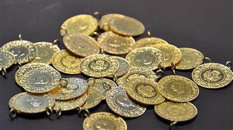 详细解析当前黄金价格的变化趋势,结合全球经济环境和投资需求,探讨黄金作为投资工具的独特价值及未来展望。
