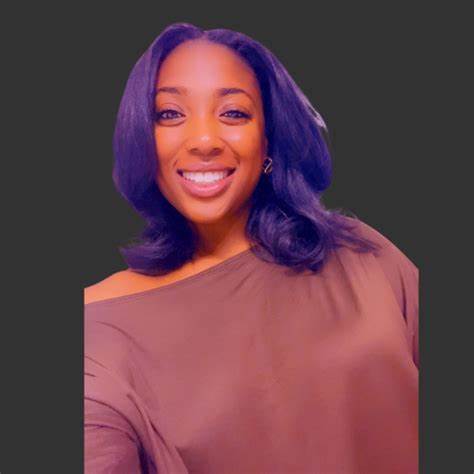 探索布兰迪·特纳在职业领域的成长和成就,分析她在LinkedIn上的专业形象及其对职场发展的启示。了解她的职业背景和成功经验,帮助读者提升自己在职场中的竞争力。
