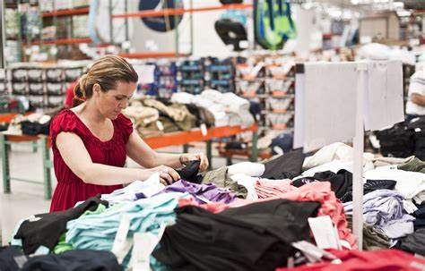 露露柠檬与Costco之间的法律纠纷不仅关乎品牌保护,更可能成为决定公司未来股价走势的关键因素。本文深入探讨事件背景、品牌战略及市场影响,为投资者和消费者全面解读此事。
