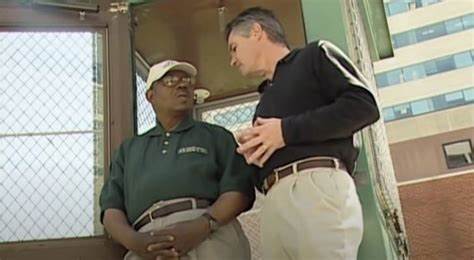 了解一位普通停车场管理员通过坚持股息再投资策略,实现50万美元财富积累的故事,探索其成功背后的关键方法及实用投资经验,助力个人财富增长。
