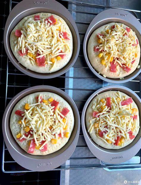 探索不同风味披萨的核心配料与关键做法,帮助你在家复刻心目中的No.1,从面团、酱料、奶酪到烘烤温度与小技巧,全面提升口感与风味。
