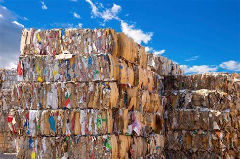 通过探索纸板约束夯土技术在现代建筑中的应用,揭示其在推动可持续建筑发展中的卓越优势与未来潜力,促进资源节约与生态环保理念的融合。
