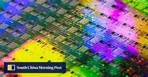 随着人工智能技术的飞速发展,芯片制造行业迎来了前所未有的增长机遇。芯片制造商不仅在技术创新上取得重大突破,更在市场表现上实现了自2017年以来最长的连胜纪录,展现了半导体产业的强大生命力与广阔前景。本文从技术进步、市场动态、产业链影响及未来趋势多个角度深度解读芯片行业的蓬勃发展。
