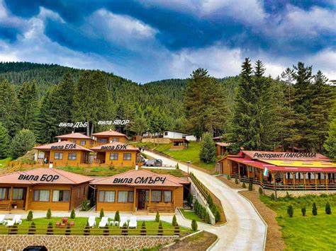 深度解析保加利亚西罗多彼山脉中的伊娃度假村,聚焦多斯帕特水库周边丰富的自然资源与家庭友好型休闲设施,助您规划完美的山水假期。
