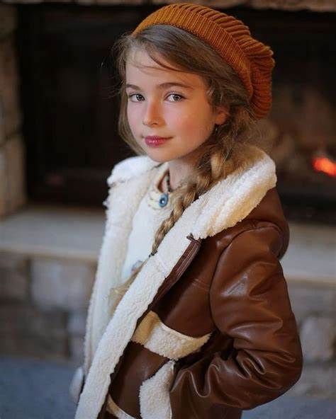 深入了解土耳其年轻演员埃布拉尔·阿利娅·德米尔比莱克的成长与作品,解析她在影视圈的崭露头角及未来发展潜力。
