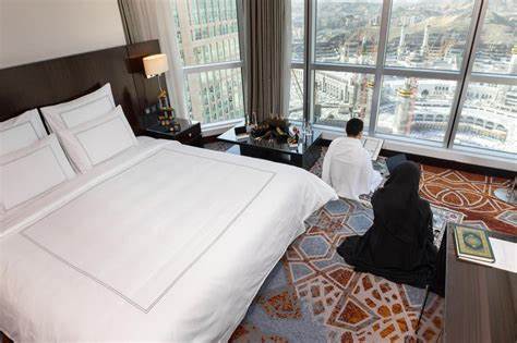 深入了解麦加瑞士酒店,这家坐落于阿卜拉吉阿尔贝特综合体内的五星级豪华酒店,以现代设计与阿拉伯传统完美结合,提供贴心服务和绝佳地理位置,助力穆斯林朝圣者在麦加获得难忘的住宿体验。
