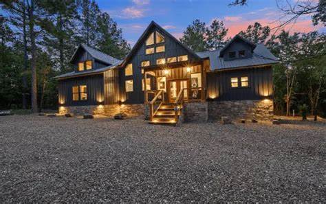 探索俄克拉荷马州布罗肯博Hidden Hills木屋,享受宁静的湖光山色、丰富的户外活动和舒适的住宿体验,打造难忘的自然度假之旅。
