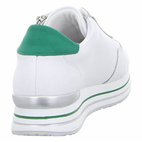 探索白色Remonte运动鞋的设计优势、穿搭技巧及购物体验,了解其如何成为现代女性日常穿着和休闲活动的理想选择。深入剖析品牌特点、鞋款细节以及购买时的注意事项,助力消费者做出明智的选购决定。
