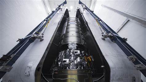 介绍诺斯罗普·格鲁曼最新升级版货运飞船"Cygnus XL",探讨其突破性设计、创纪录的运载能力以及对国际空间站补给任务的重要意义。深入分析其技术特点、合作背景及未来发展前景。
