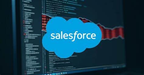 Salesforce近期修补了一处严重安全漏洞,该漏洞通过AI提示注入技术,可能导致CRM系统中敏感客户数据泄露。本文深入探讨这一漏洞的成因、攻击流程、防护措施及未来AI安全防御的必要性。
