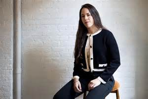 本文深入讲述了以色列前情报人员Tal Kollender如何凭借技术天赋和精明的经营策略,创立并发展了一家估值达3亿美元的AI网络安全企业,分析其成功背后的核心因素及未来发展趋势。
