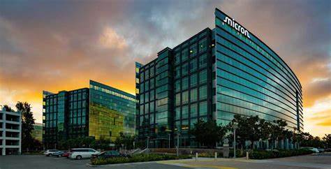 深入剖析美光科技股价下跌的原因及价格目标上调的市场影响,探讨投资者如何解读这一现象,助力投资决策与风险管理。
