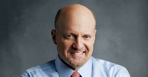 2025年,知名投资人吉姆·克莱默公开表达对Incyte公司股票价值的看好,指出其被市场严重低估。作为一家专注于肿瘤学和皮肤科疗法的生物制药企业,Incyte不仅拥有多款获批产品,还具备强劲的盈利增长预期,展现出极具吸引力的投资潜力。
