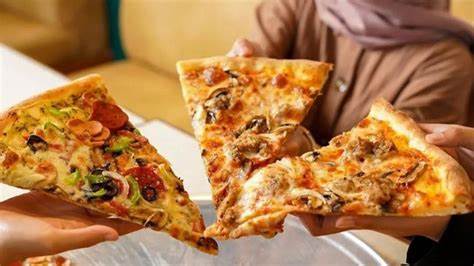 深入介绍万隆五家风味独特的披萨店,从手工薄底到窑烤厚饼,结合用料新鲜度、口感特色与价位建议,帮助读者在城市中轻松找到最合心意的披萨选择。
