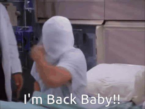 探讨在经历巨变与伤痛后,如何通过写作与情感表达找到内心的力量与平衡,帮助读者理解生命中的喜怒哀乐共存之美。
