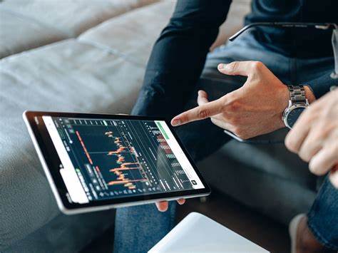 分析Akamai最新产品与市场策略,评估其在内容分发网络、边缘计算、API性能管理与实时流媒体领域的竞争力与潜在增长路径,为关注AKAM股价与投资者信心的人士提供可操作的判断要点与未来关注指标
