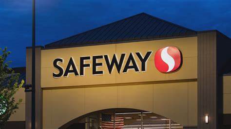 美国知名连锁超市Safeway计划关闭多家门店,涉及科罗拉多州、内布拉斯加州和新墨西哥州多个城市。此次调整反映了零售行业转型和实体店铺运营压力加大,本文详尽介绍受影响的门店名单及背后原因,并分析整体零售市场趋势。

