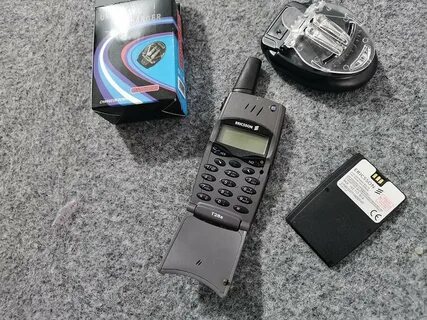 介绍中国要求对诺基亚和爱立信设备实施"黑匣子"测试的背景、具体含义、技术与合规细节,以及对运营商、供应商和全球通信生态的短期与长期影响与应对建议
